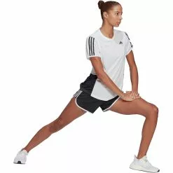 Pantalón Corto De Running Adidas Marathon 20 Para Mujer (10 Cm Aprox.) 11 Pantalón Corto De Running Adidas Marathon 20 Para Mujer (10 Cm Aprox.) -Bicicletas comprar GK5265 APP on model walking white