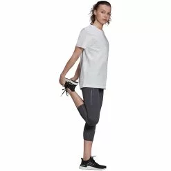 Camiseta De Running Adidas SIG GFX Para Mujer -Bicicletas comprar GV1345 APP on model walking white