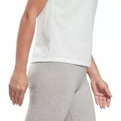 Camiseta De Manga Corta Reebok WOR Supremium Para Mujer -Bicicletas comprar HA1030 APP on model detail 2 white