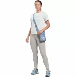 Camiseta De Manga Corta Reebok WOR Supremium Para Mujer -Bicicletas comprar HA1030 APP on model side white