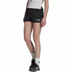 Pantalones Cortos De Trail Running Adidas Para Mujer -Bicicletas comprar HA7546 APP on model standard white
