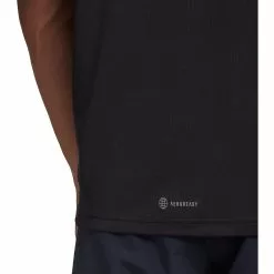 Camiseta Adidas Run It -Bicicletas comprar HB7470 APP on model detail 1 white