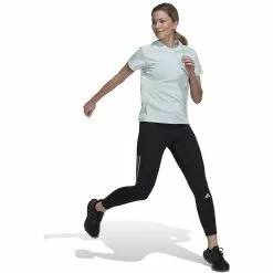 Camiseta Adidas RUN IT Para Mujer -Bicicletas comprar HL1456 6 APPAREL On Model Walking View white