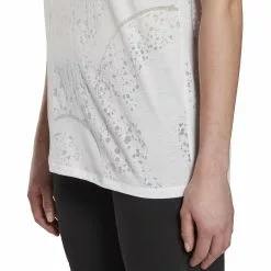 Reebok Women's TS Burnout Tee -Bicicletas comprar HP1582 6 APPAREL On Model Detail View 2 white